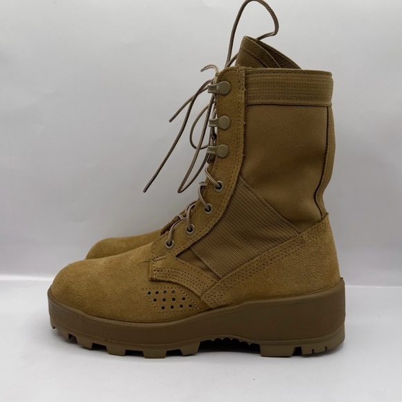 US Army Jungle Combat Boots 6R Made in USA Vibram Sole Coyote Tan Military New